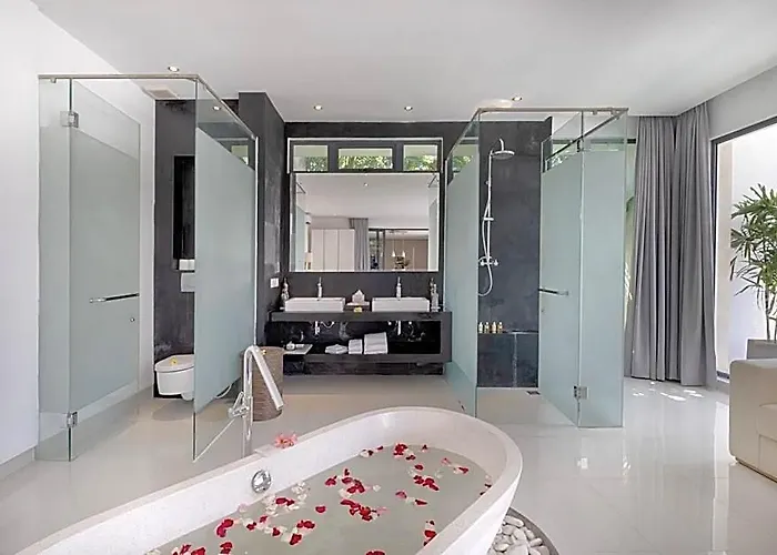 Paradise 3 Bedroom Private White At Canggu Y045 5*