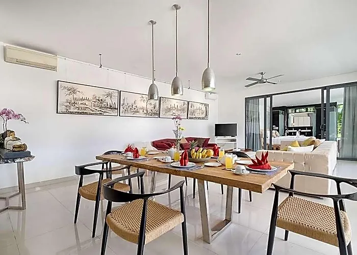 Paradise 3 Bedroom Private White At Canggu Y045 ホテル Pererenan