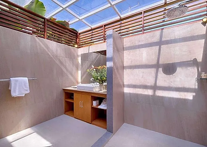 ホテル Paradise 3 Bedroom Private White At Canggu Y045 5*